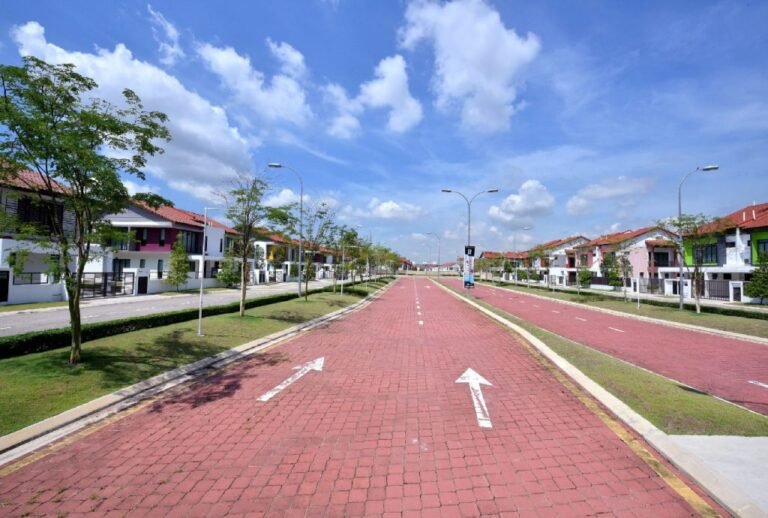 Tree-lined boulevard with cycle lane in Bandar Dato' Onn, Johor Bahru
