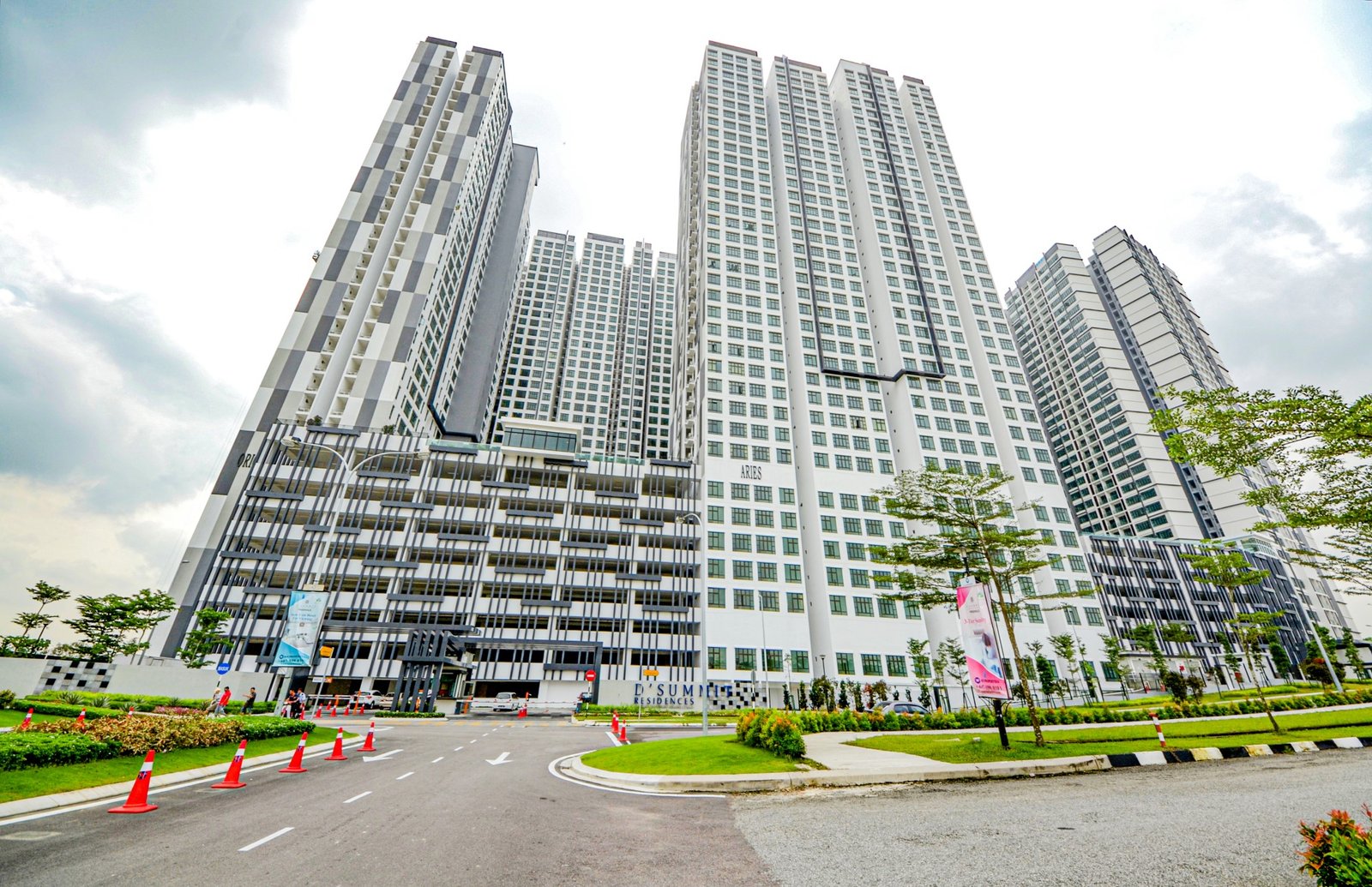 D'Summit Residences – Fasad