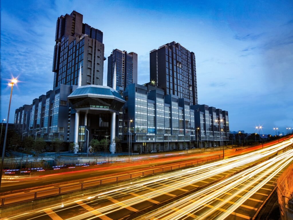 Pembangunan pada waktu malam, Icon Residenz @ Icon City