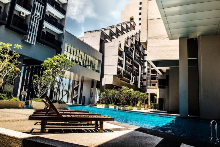 Kolam renang, Imperio Residence