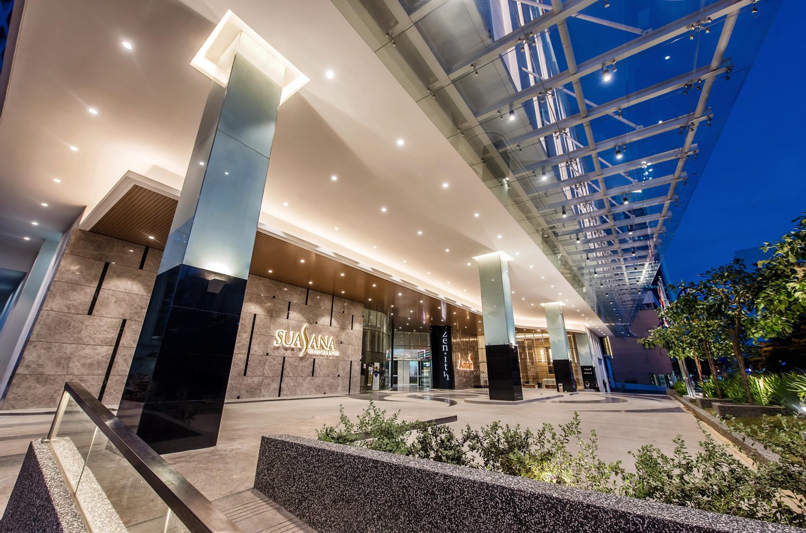 Suasana Iskandar and Zenith Lifestyle Centre