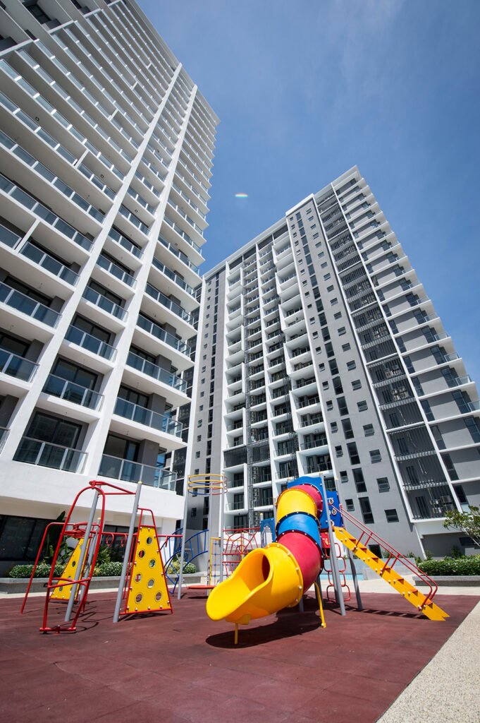 Taman bermain dan menara, Jesselton Residences