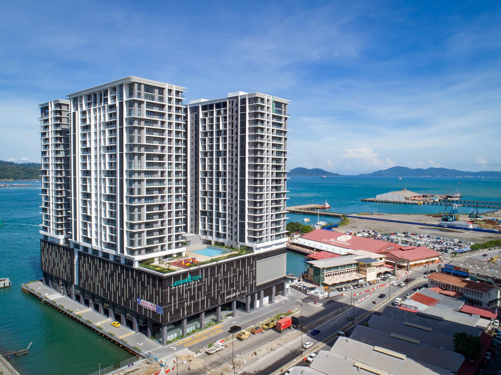 Menara Jesselton Residences di tepi laut Kota Kinabalu
