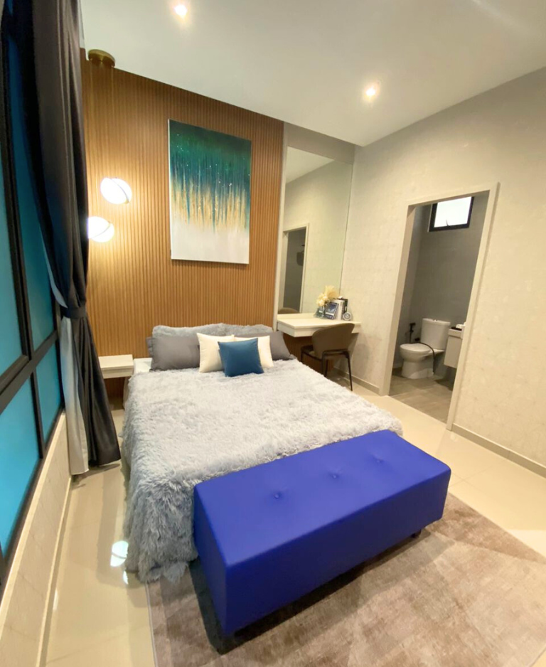 Bilik tidur utama sebuah unit di KSL Lakeview @ Ponderosa