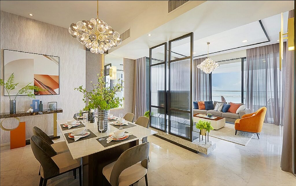 Ruang makan dan ruang tamu unit pameran, Setia V Residences
