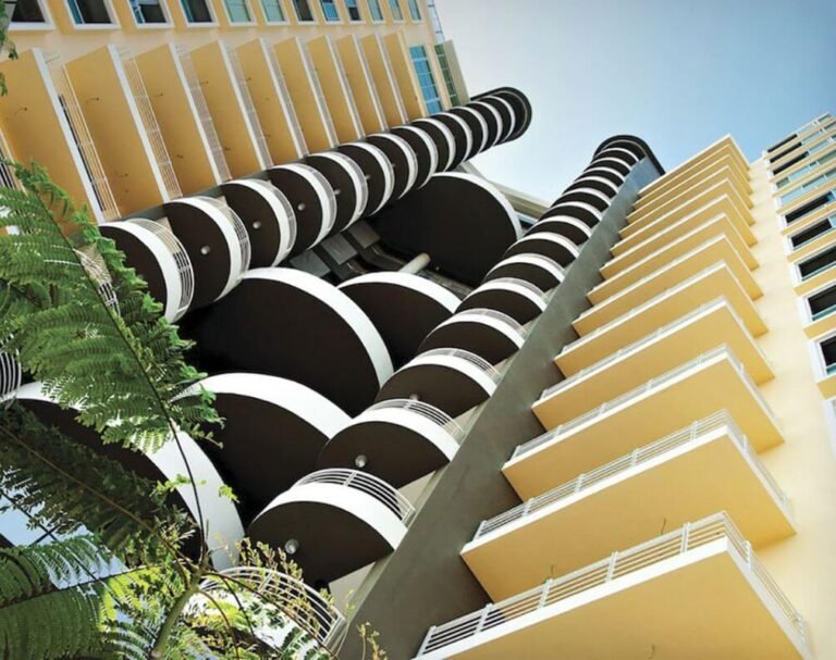 扇形阳台, Sky Residence