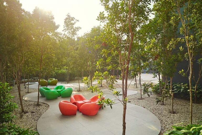 Garden seating, The Westside One