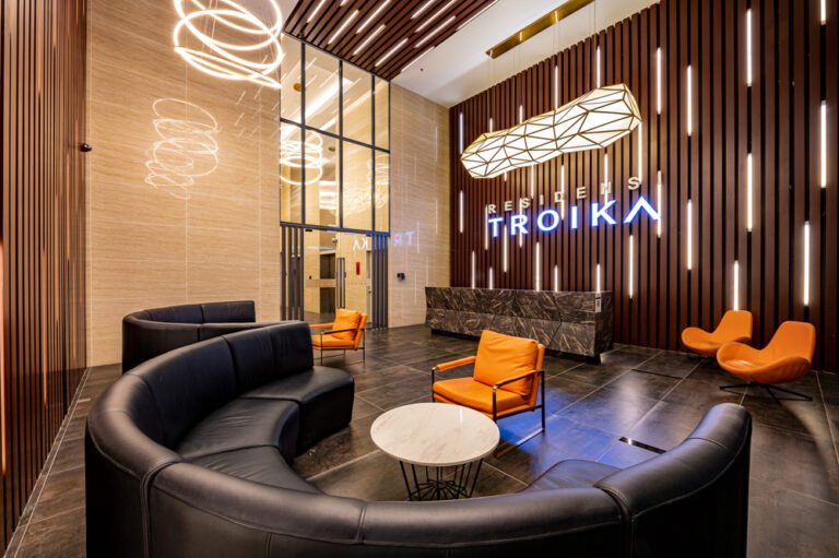 Lobi, Troika Residences