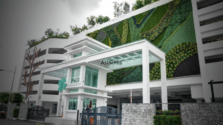 Entrance with green wall, The Clovers